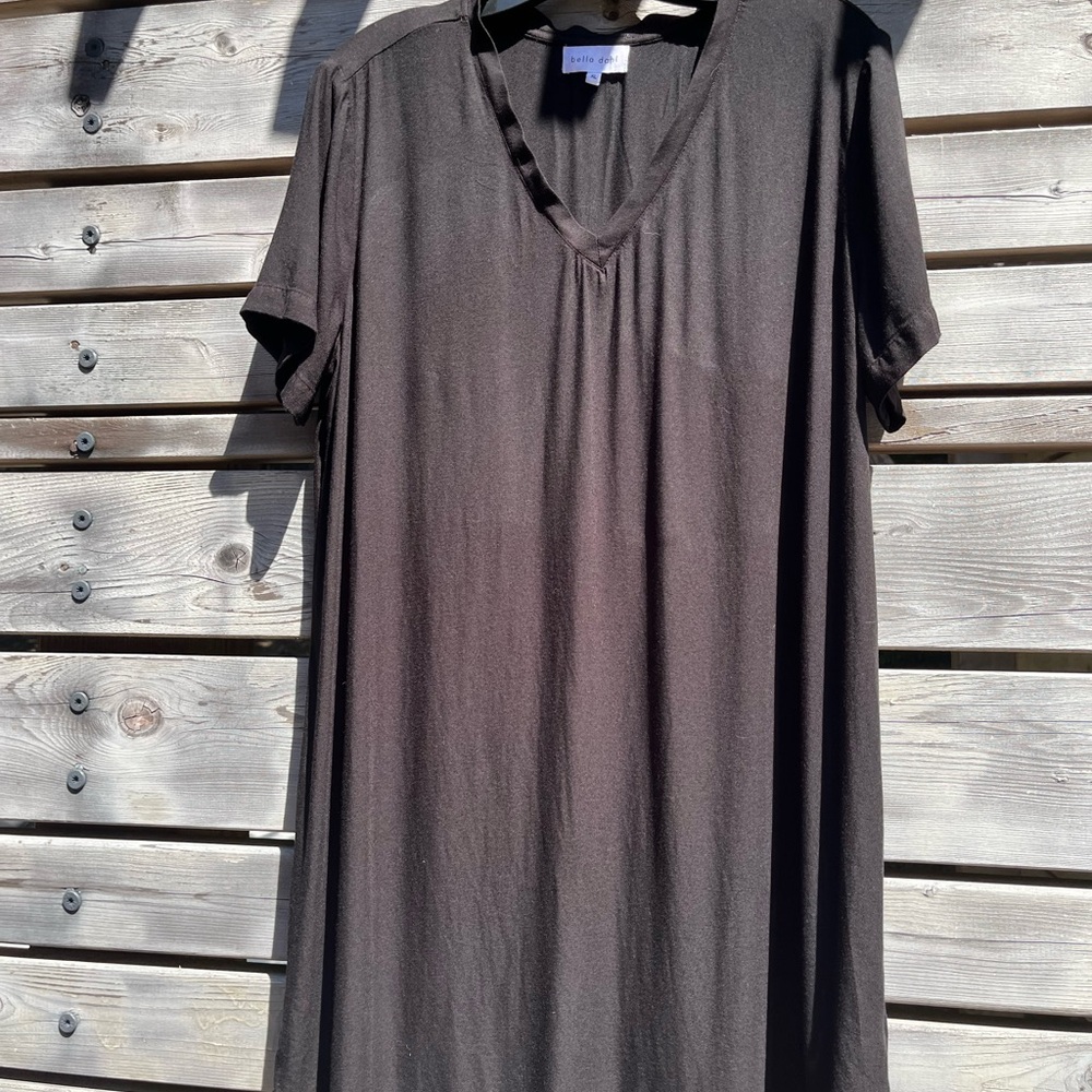 Bella Dahl never worn Black V-Neck Short Sleeve Dress